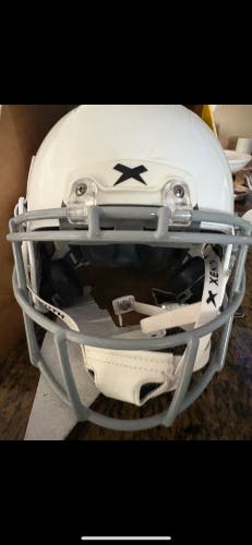 New youth medium xenith football helmet medium