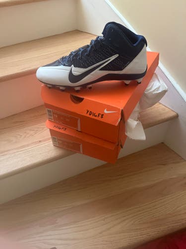 Men's Size M 10.0 (W 11.0) Nike High Top Molded Cleats (New)