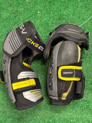 Junior Large CCM Tacks AS-V Elbow Pads (Used)
