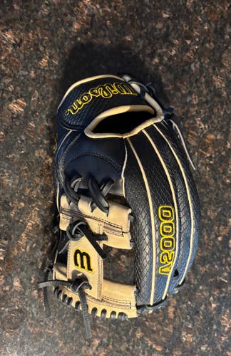 2024 Infield RH Wilson A2000 Baseball Glove 11.75" (New)