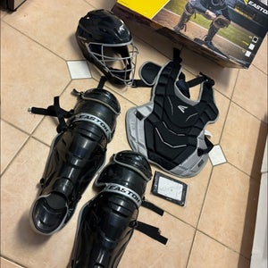 New Easton Adult Gametime Elite III Catcher's Set