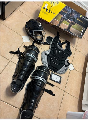New Easton Adult Gametime Elite III Catcher's Set