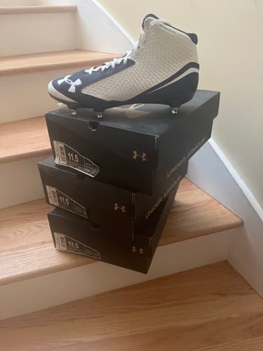 Men's Size M 11.5 (W 12.5) Under Armour (New)
