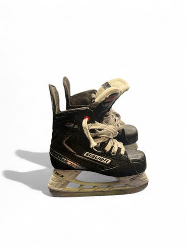 Used CCM POWERLINE Junior Hockey Skate Junior 03 11863-S000023004