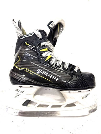 Used Bauer SUPREME M40 Junior Hockey Skate Junior 02 11860-S000294877