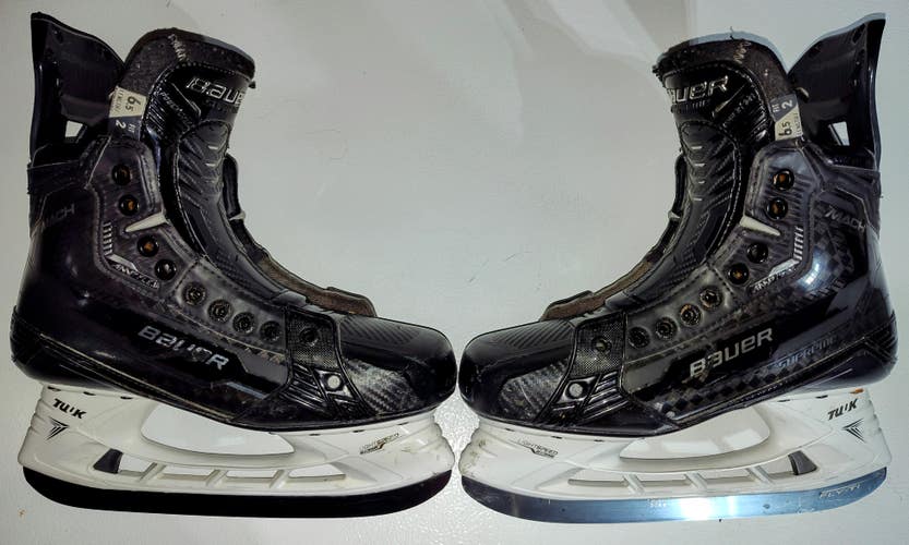 2023 Bauer Supreme Mach Hockey Skates Regular Width 6.5 (Used)