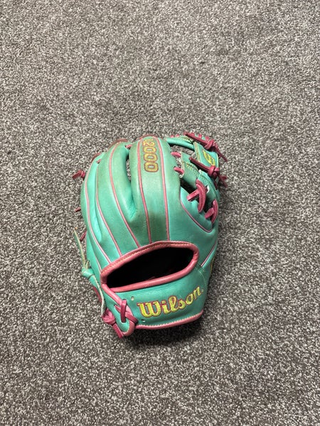 2024 Wilson RH Infield A2000 Baseball Glove 11.5" (Used)