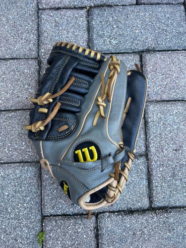 Wilson RH Outfield A500 Baseball Glove 12.5" (Used)