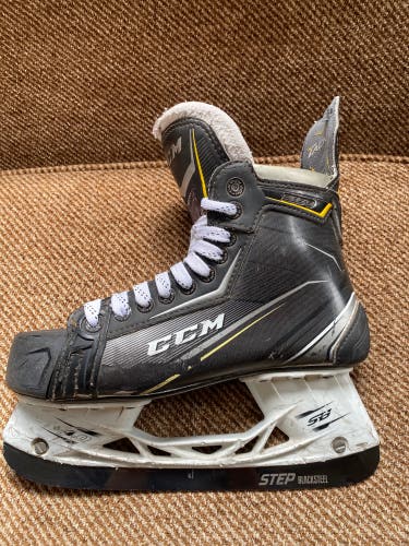 CCM Tacks 9070 Hockey Skates (Size 6)