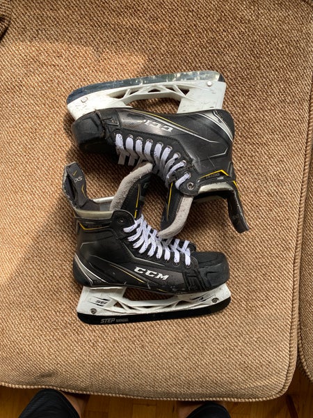 CCM Tacks 9070 Hockey Skates (Size 6)