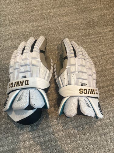 Used UMBC Maverik Shift Gloves