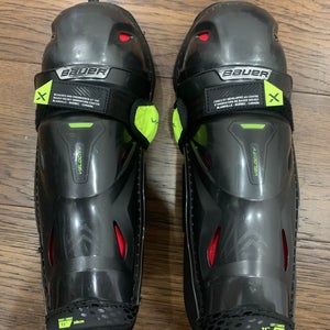 LIKE  NEW Junior Bauer Vapor Velocity 11" Shin Pads (Used)................
