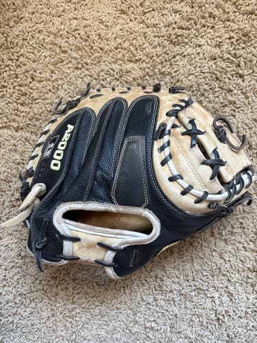 Wilson RH Catcher's A2000 Baseball Glove 33.5" (Used)