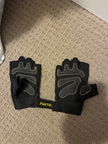 Freet Weightlifting Gloves (Size M)