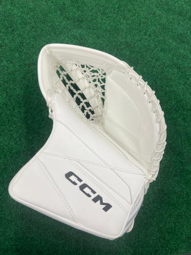 White Intermediate CCM Axis 2.9 Goalie Glove Regular (New)