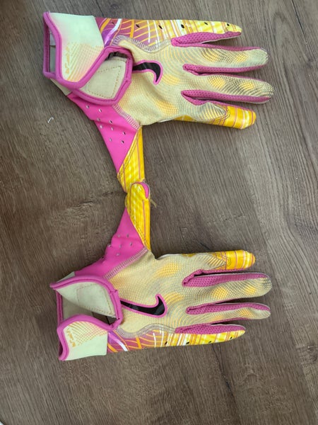 Medium Youth Nike Vapor Jet Gloves (Used)