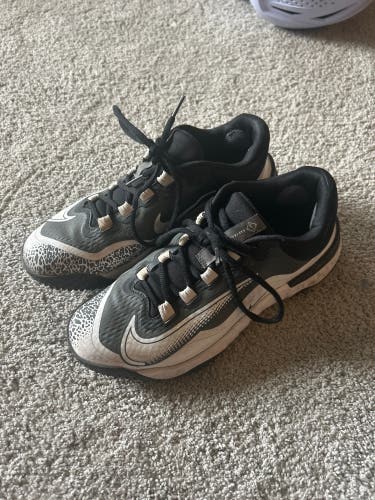 Nike Alpha Huarache Women’s Turf Shoes