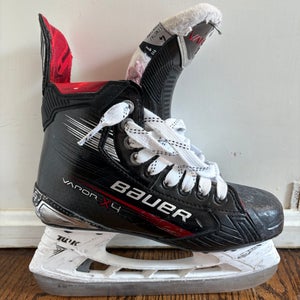 2024 Bauer Vapor X Hockey Skates Regular Width Size 4 (Used)