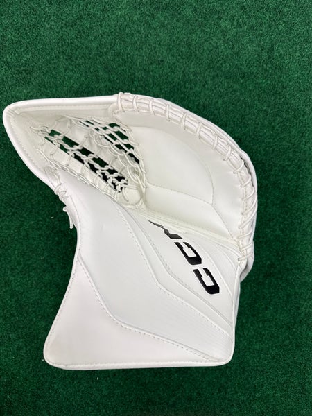 White Intermediate CCM Extreme Flex E6.9 Goalie Glove Regular (New)