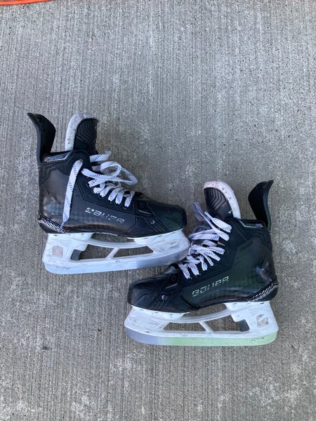 Senior Bauer Supreme Shadow Hockey Skates 7 (Used)
