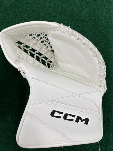 White Intermediate CCM Axis 2.9 Goalie Glove Regular (New)