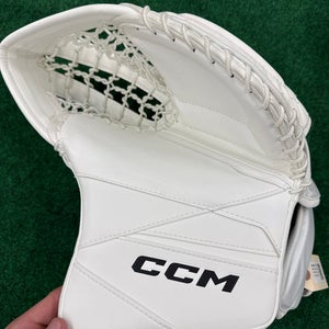 White Intermediate CCM Axis 2.9 Goalie Glove Regular (New)