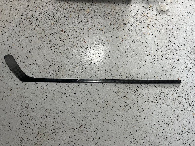 Intermediate PRO Right Handed Hockey Stick Pro29 Laine Curve (Used)
