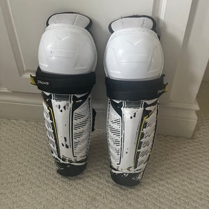 Junior CCM Tacks 9060 12" Shin Pads (Used)