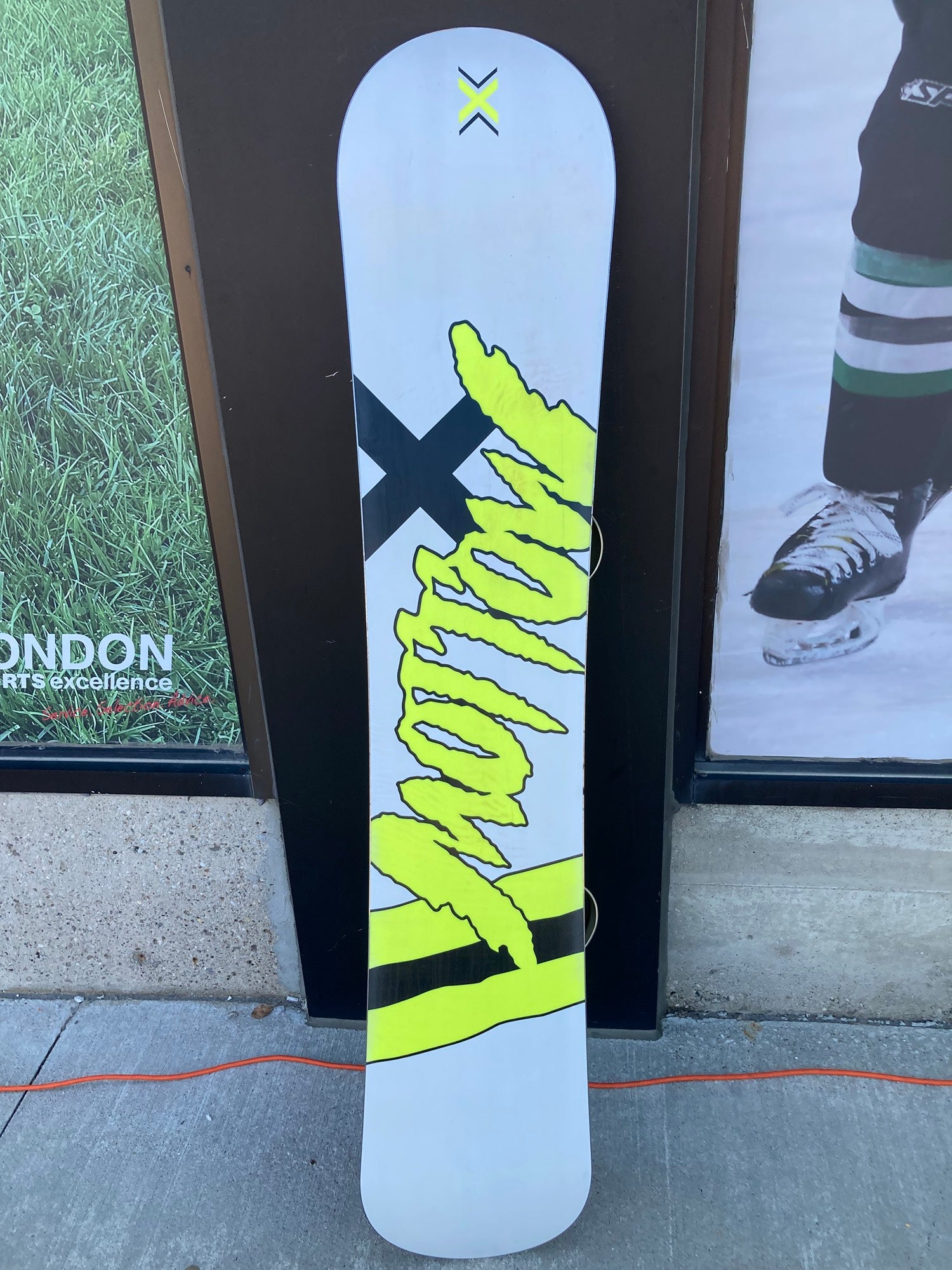 Morrow Radium Snowboard With Bindings | Men's 163cm WIDE