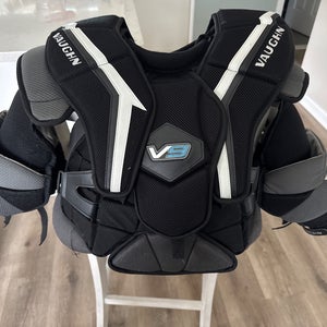 Large  Vaughn Velocity V9 Goalie Chest Protector (Used)