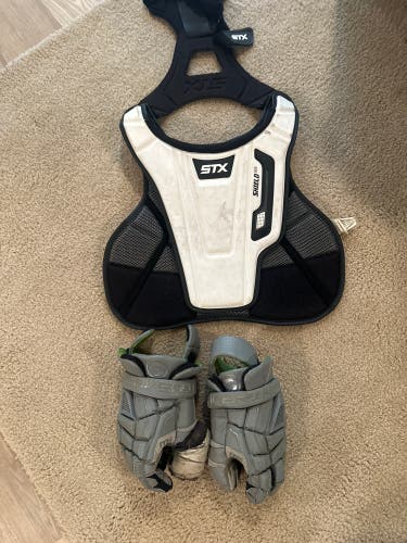 Chest protector n gloves