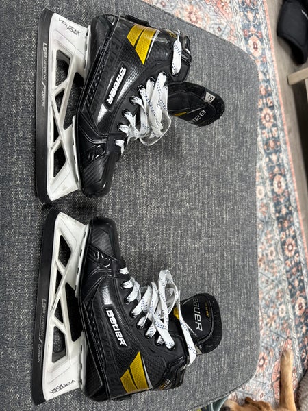 Bauer Supreme UltraSonic Hockey Goalie Skates Regular Width  Size 5.5 (Used)