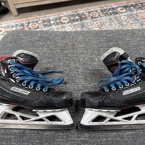 Bauer Vapor X900 Hockey Goalie Skates Regular Width Size 5 (Used)