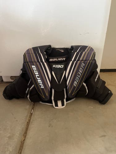 Small Bauer Supreme S190 Goalie Chest Protector (Used)