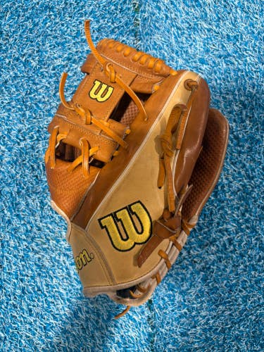 Wilson A2000 1787SC RH Baseball Glove 11.75" (Used)