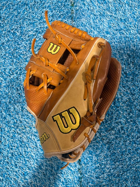 Wilson A2000 1787SC RH Baseball Glove 11.75" (Used)