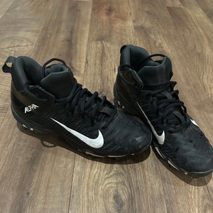 Men's Size M 8.5 (W 9.5) Nike Mid Top Molded Cleats (Used)