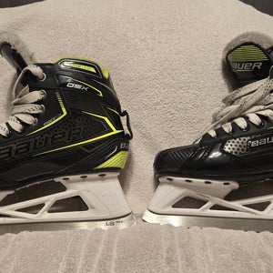 Bauer GSX Hockey Goalie Skates Size 5 Regular w/ Superfeet Insoles (Used)