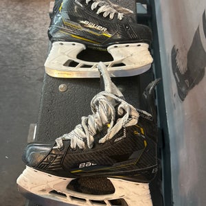 2024 Bauer Supreme M5 Pro Hockey Skates Size 3 plus extra steel and super feet (Used)