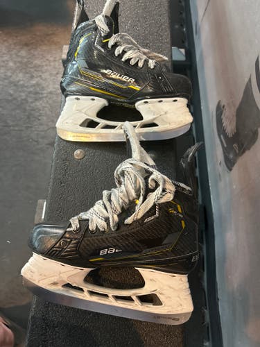2024 Bauer Supreme M5 Pro Hockey Skates Size 3 plus extra steel and super feet (Used)