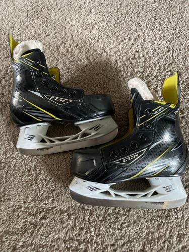 CCM tack 4092 youth 10.5 hockey skates