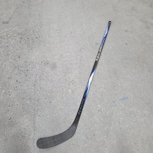 Junior Bauer Vapor FlyLite Right Handed Hockey Stick P92 50 flex (New)