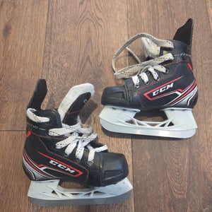 CCM JetSpeed FT340 Hockey Skates Regular Width Youth 9 (Used)