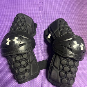 Adult Large  Under Armour VFT Arm Guard Black