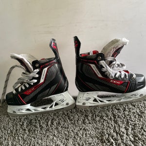 CCM jetspeed xtra pro size 3.5 hockey skates