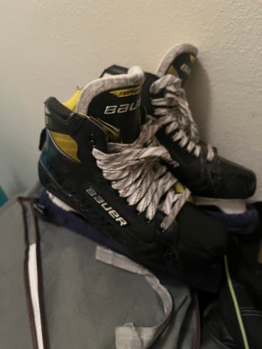 Bauer Supreme 3S Hockey Goalie Skates Extra Wide Width 10.5 (Used)