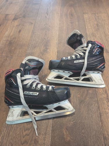 Bauer Vapor X900 Hockey Goalie Skates Regular Width 5.5 (Used)