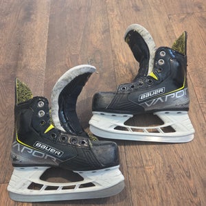 Bauer Vapor 3X Hockey Skates Regular Width youth 13 (Used)