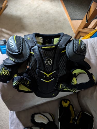 Small Junior Warrior Alpha QX Shoulder Pads (Used)