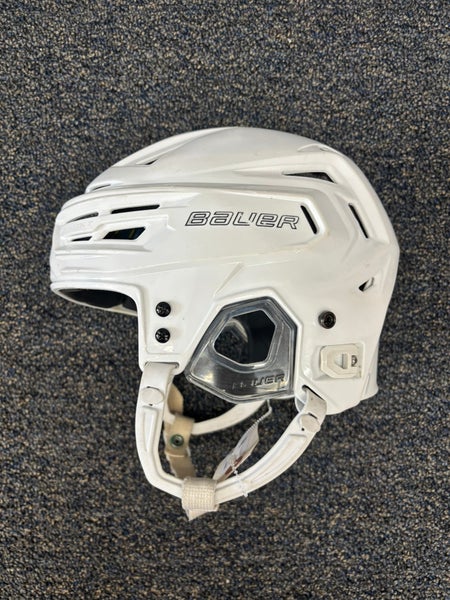 White Small Bauer Re-Akt 150 Helmet (Used)